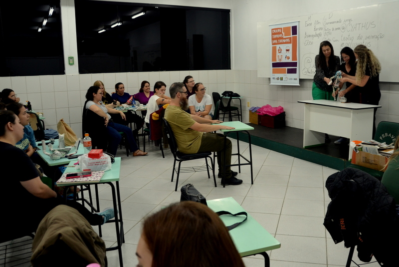 academicos de pedagogia participam da oficina de teatro de bonecos dsc 0148