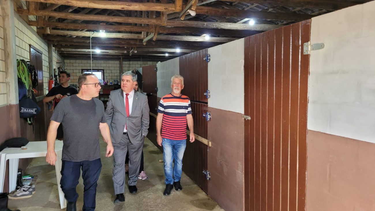 em passagem por cocal do sul mario motta visita a apae mario motta na apae por ana paula nesi 4