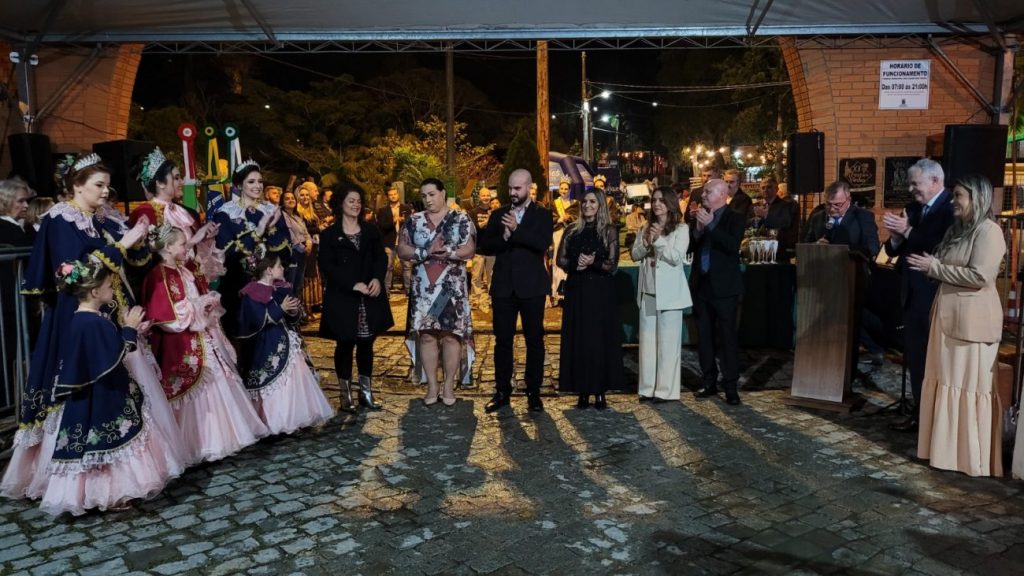 festa do vinho edicao a precos populares e sucesso em urussanga festa do vinho 2023 por ana paula nesi 10