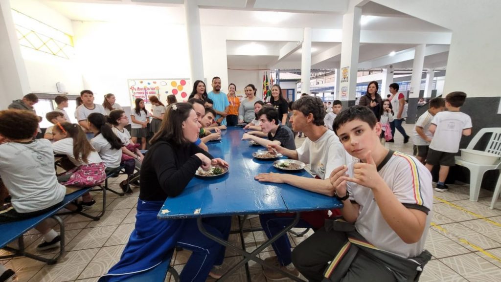 intercambio da prevencao acao realiza atividades colaborativas entre alunos da apae e escola municipal intercambio da prevencao vespertino por ana paula nesi 7