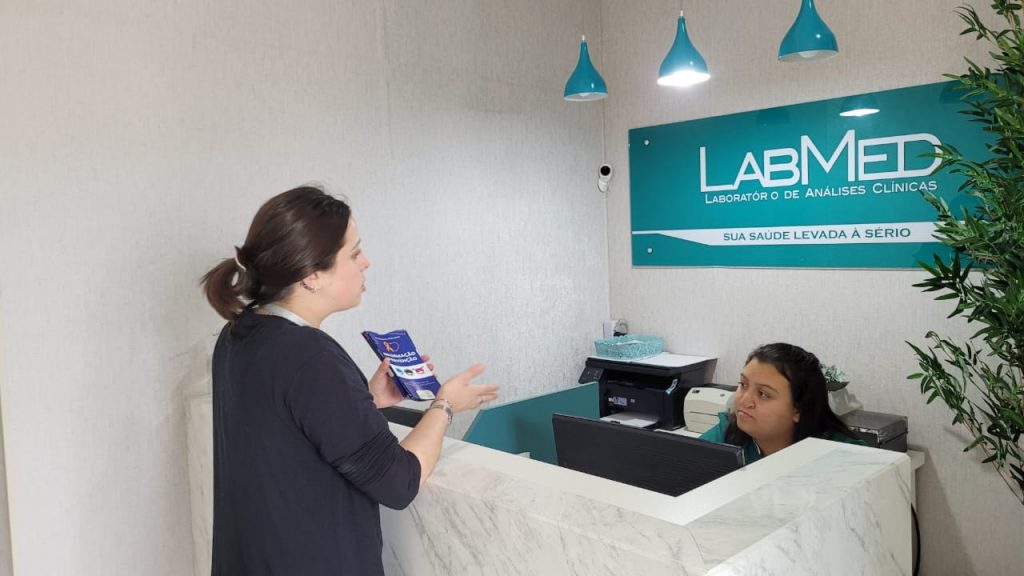 prevencao de deficiencias apae cocal do sul realiza conscientizacao em laboratorios do municipio prevenir nos laboratorios por ana paula nesi 5 1