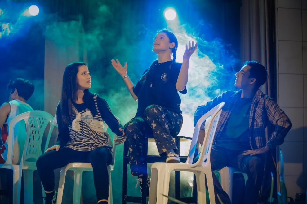 teatro jonatas joao apresenta a peca drama en la escuela em turne internacional drama01 2