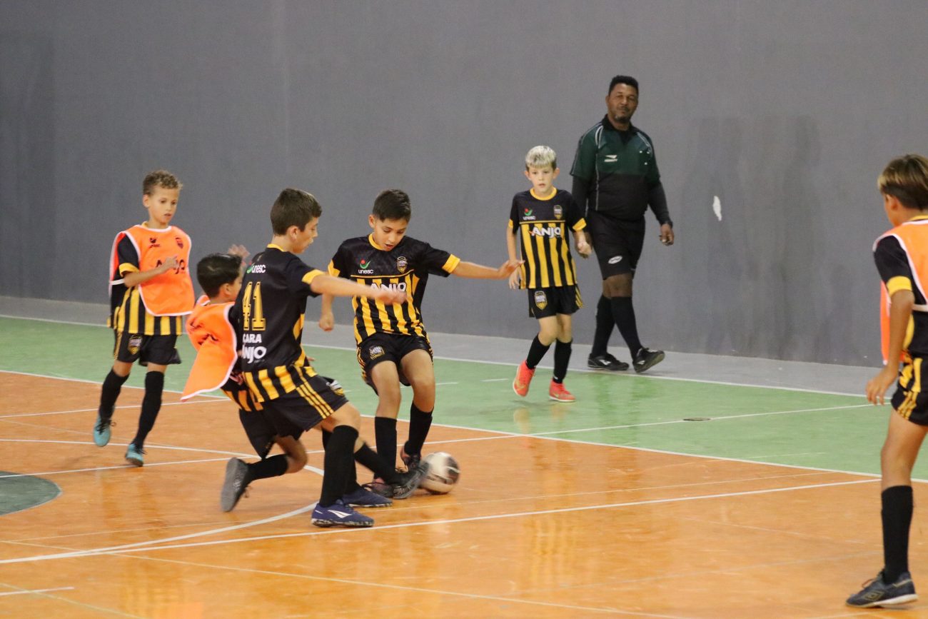 campeonato regional anjos do futsalunesc ja tem classificados em tres das seis chaves anjosdofutsal10