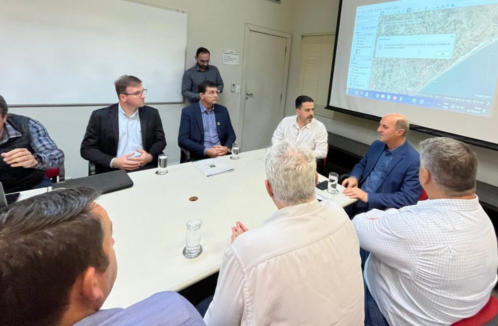 com ajuda do governo estadual rio urussanga deve passar por limpeza nos proximos dias whatsapp image 2023 10 16 at 20.15.34