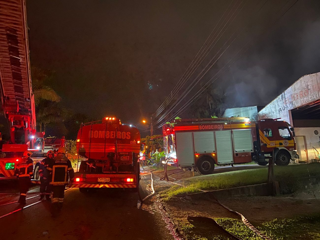 incendio destroi industria de pintura no bairro jardim elizabeth whatsapp image 2023 10 26 at 21.00.16