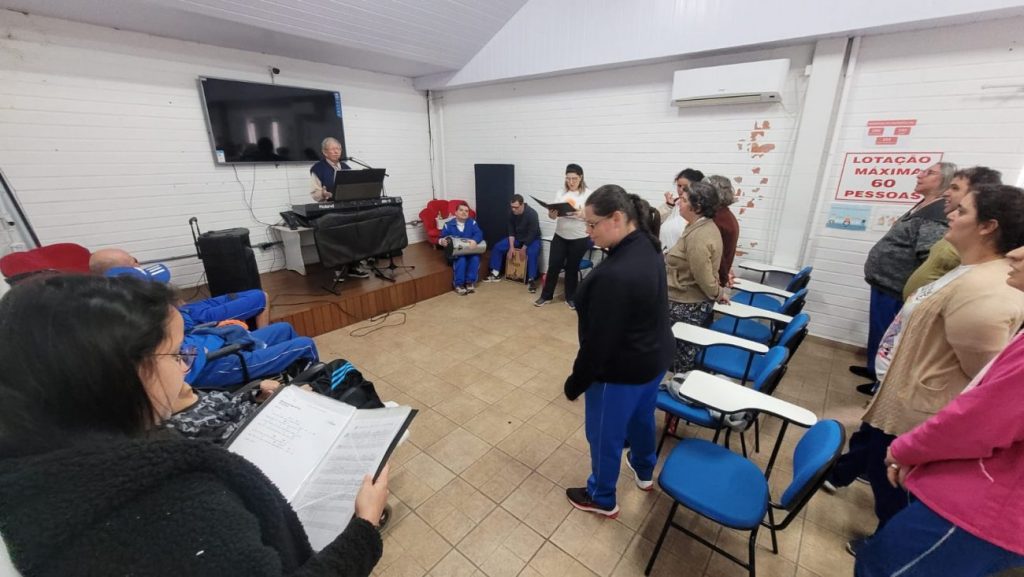 maestro jaime de brida e apae cocal do sul uma historia de amor e musica aulas de canto coral por ana paula nesi 1