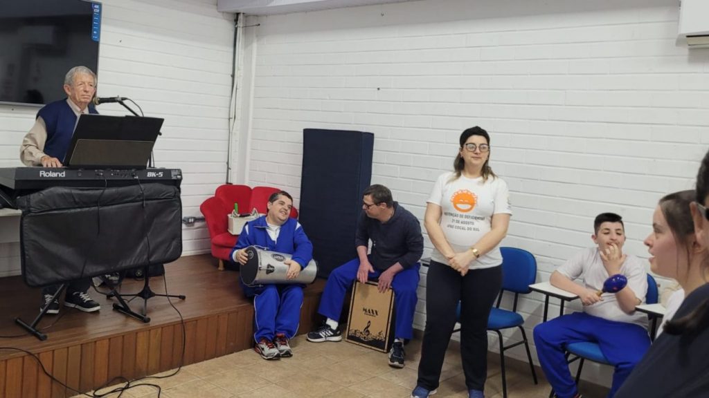 maestro jaime de brida e apae cocal do sul uma historia de amor e musica aulas de canto coral por ana paula nesi 3