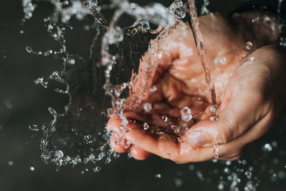 pesquisa aponta potencial de investimentos de mais de r 33 bilhoes na area de saneamento em santa catarina ate 2033 nathan dumlao kdxqbavebwi unsplash