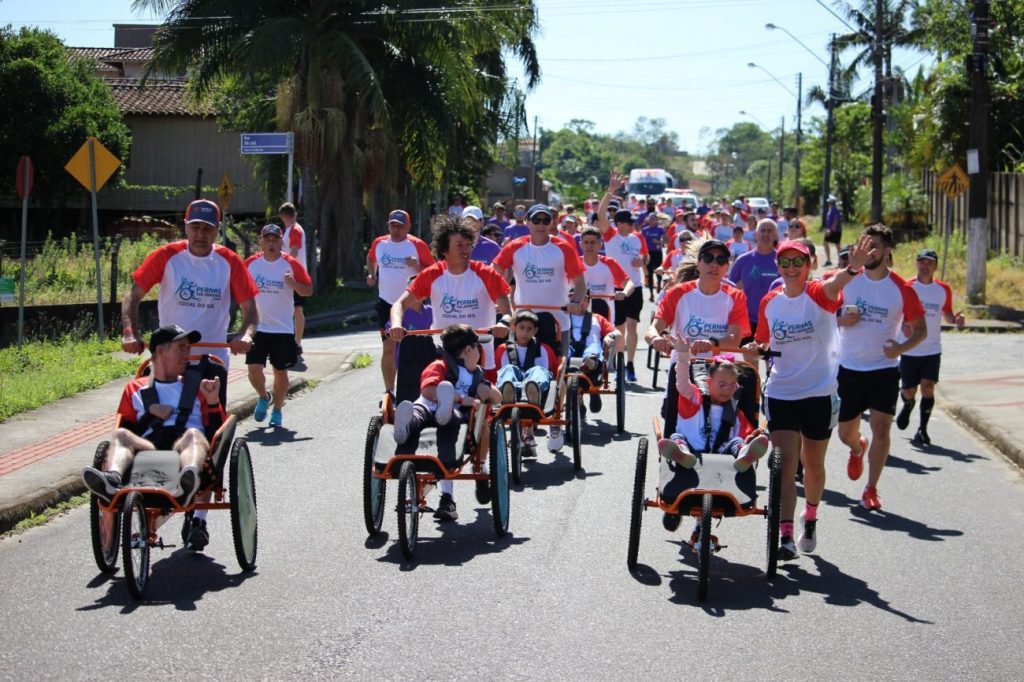 alunos da apae vivem experiencia de uma corrida de rua em cocal do sul treinao solidario 2023 por ana paula nesi 5