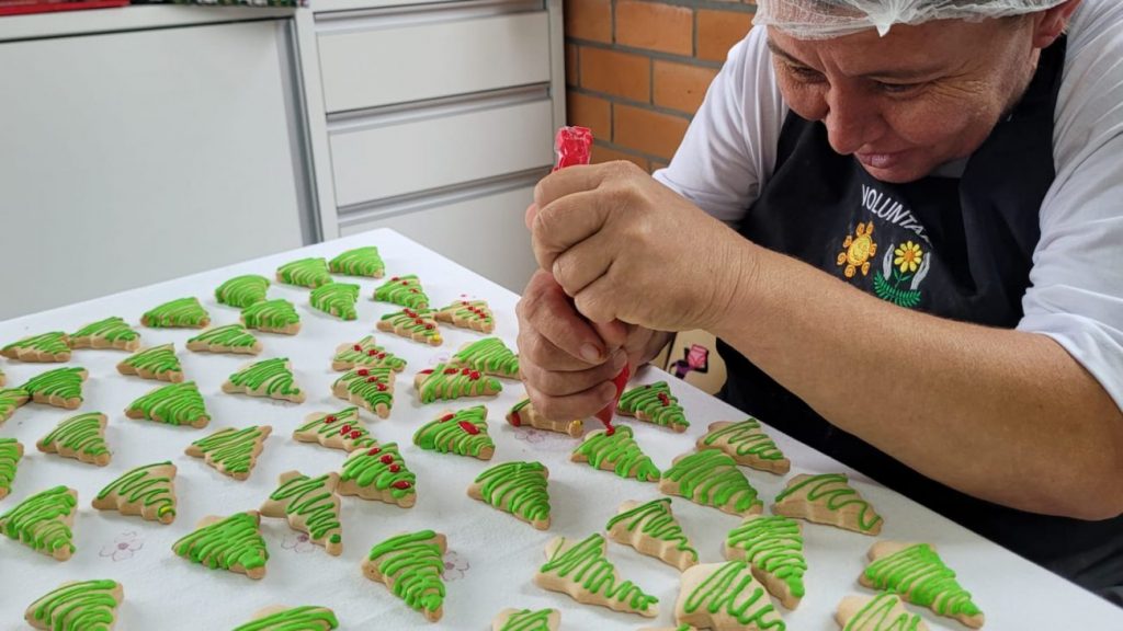 iniciativa natalina apae cocal do sul intensifica producao e venda de produtos artesanais produtos natal apae por ana paula nesi 8