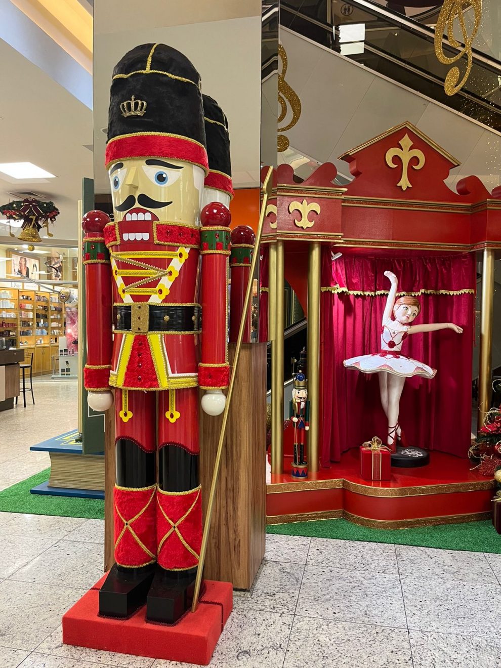 natal 2023 no shopping della uma festa magica inspirada em sonhos tornados realidade natal shopping della 3