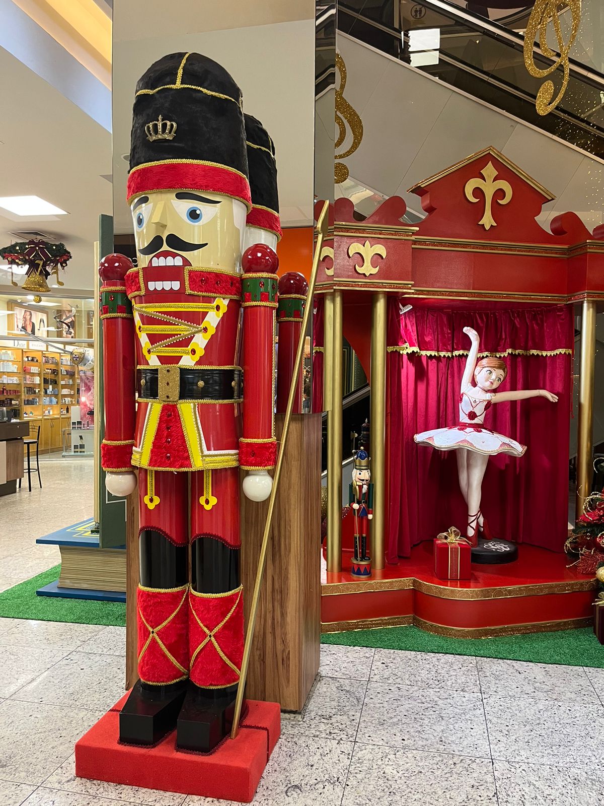 natal 2023 no shopping della uma festa magica inspirada em sonhos tornados realidade natal shopping della 3