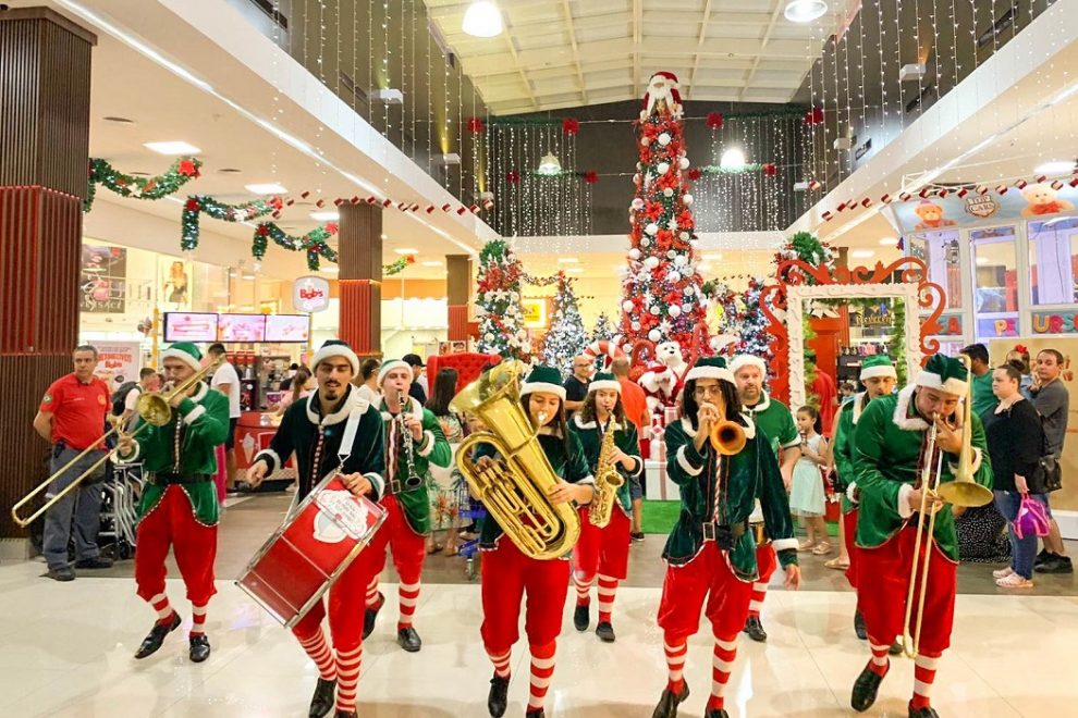 neste sabado a magia do natal chega ao criciuma shopping criciuma shopping chegada papai noel 1