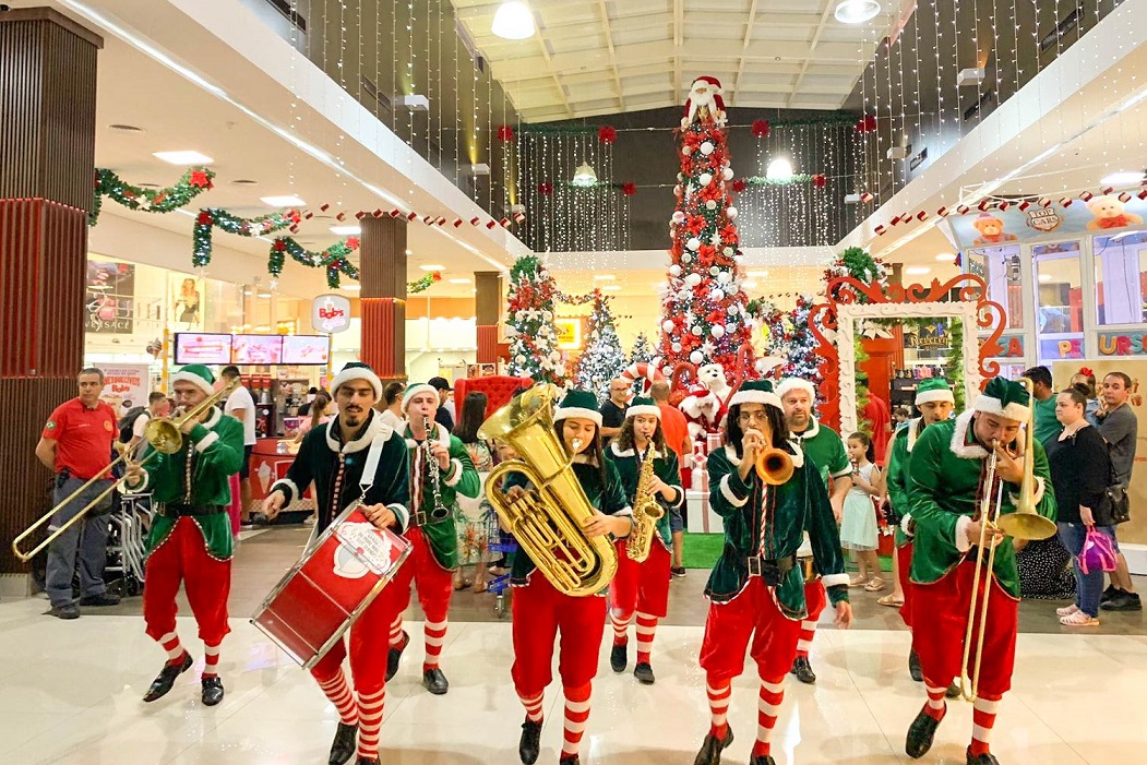 neste sabado a magia do natal chega ao criciuma shopping criciuma shopping chegada papai noel 1
