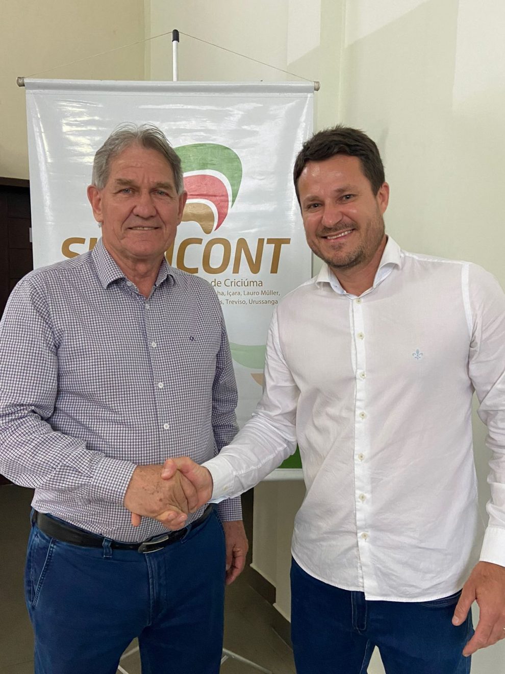 agostinho jose damazio transmite o cargo para eduardo speck