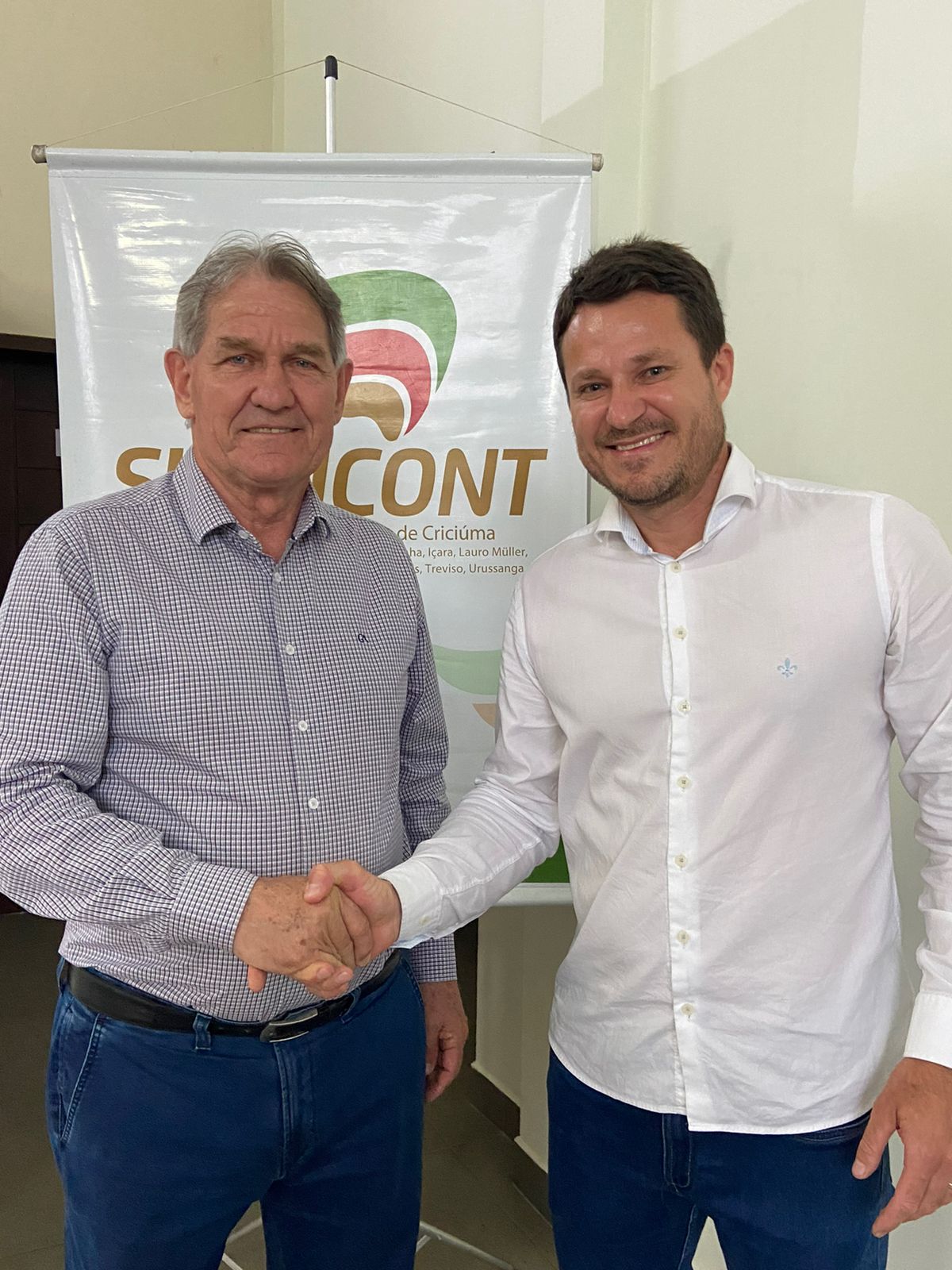 agostinho jose damazio transmite o cargo para eduardo speck