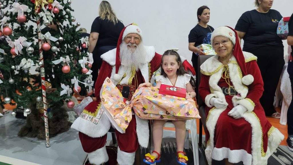 apae cocal do sul reune alunos e familiares para celebrar o natal com delicioso jantar 20231215 2109590