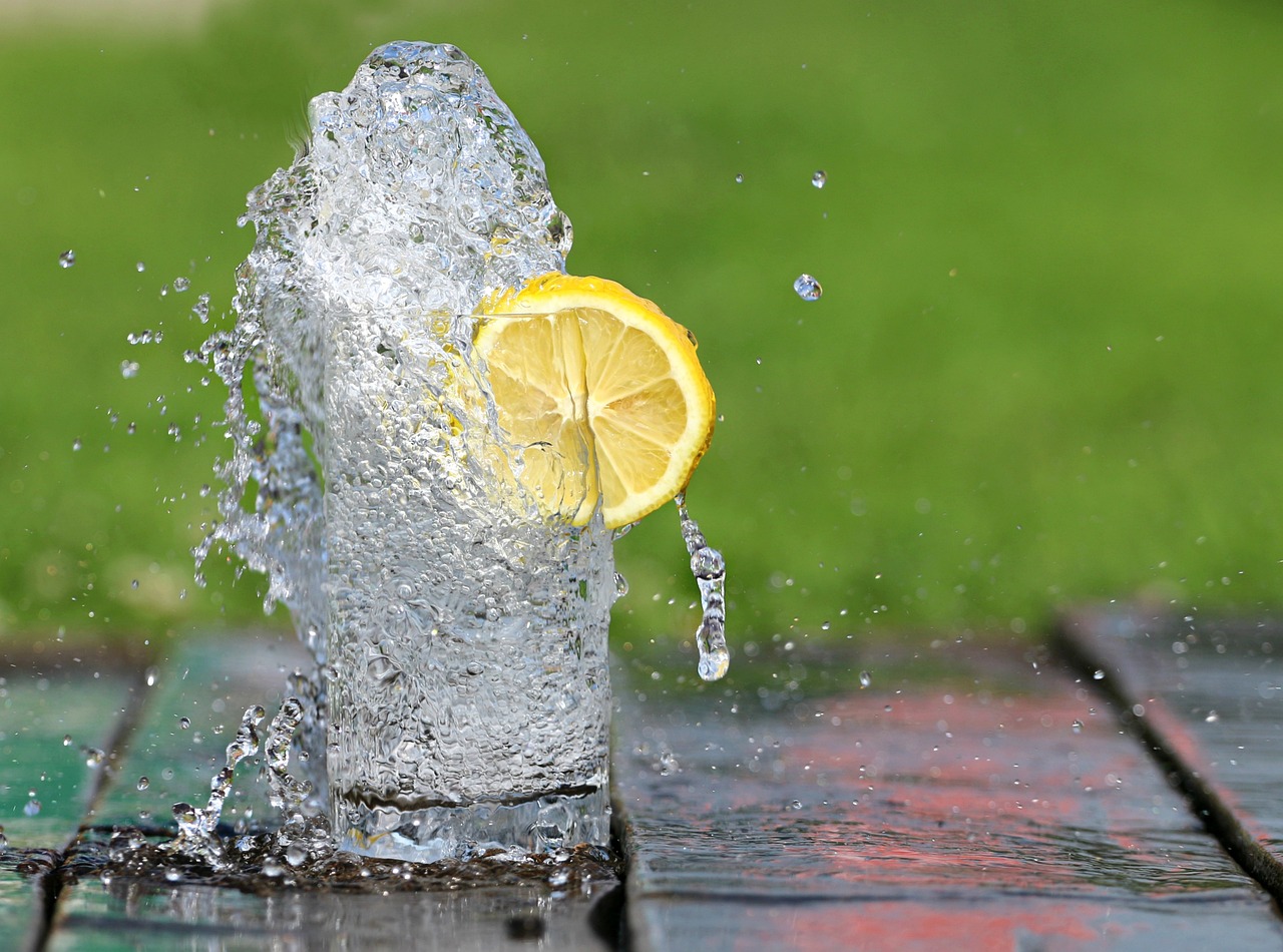 dicas para manter a hidratacao e a saude em dia durante o verao water 1545518 1280