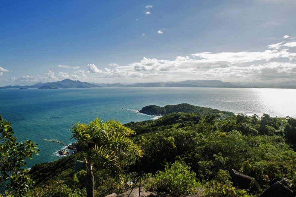 entre a historia e o mergulho conheca dois destinos imperdiveis e sustentaveis em santa catarina bombinhas santa catarina eco