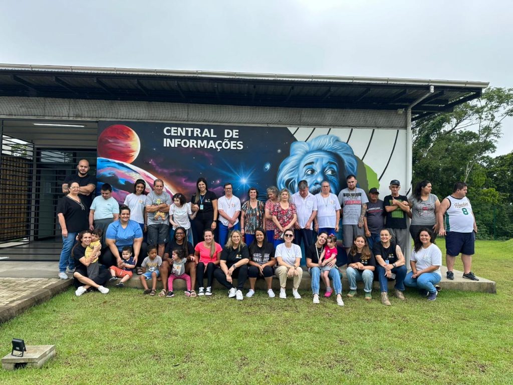 alunos da apae cocal do sul exploram o universo em passeio ao parque astronomico albert einstein visita parque astronomico divulgacao 1