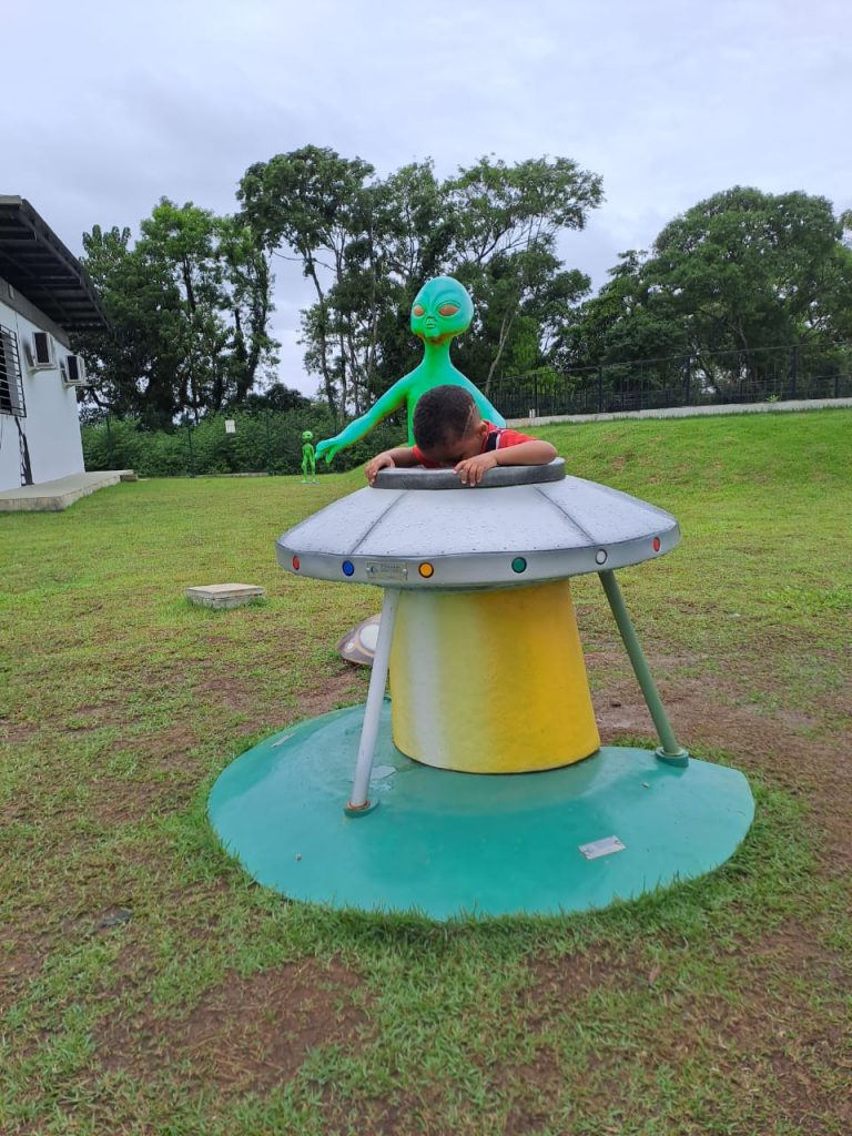 alunos da apae cocal do sul exploram o universo em passeio ao parque astronomico albert einstein visita parque astronomico divulgacao 12