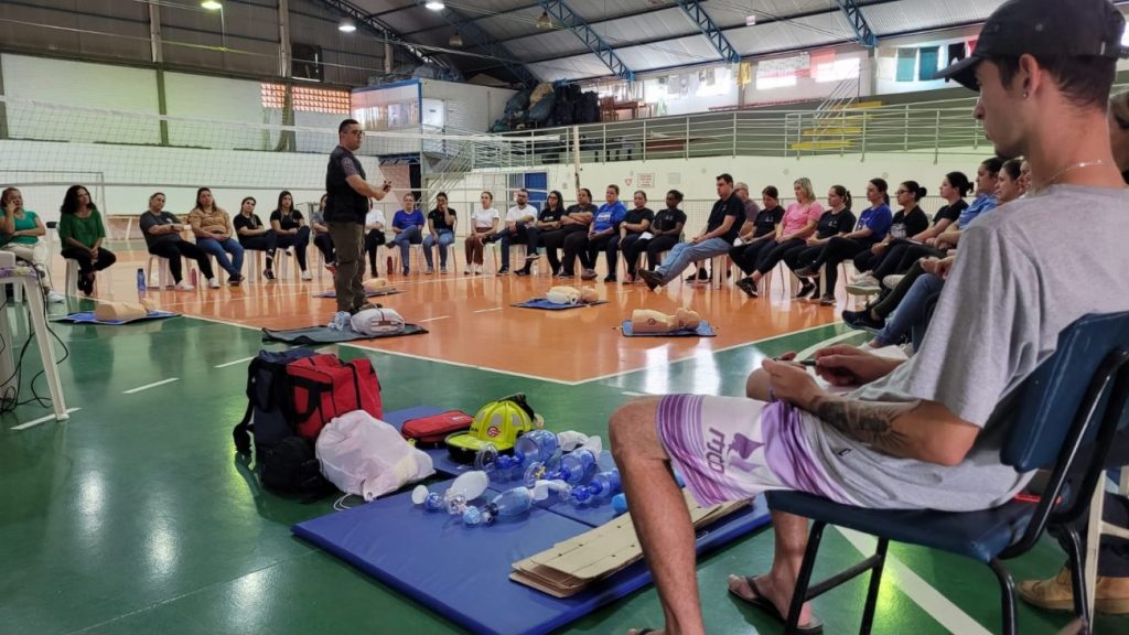 capacitacao em primeiros socorros reforca excelencia nos atendimentos da apae cocal do sul primeiros socorros apae por ana paula nesi 2