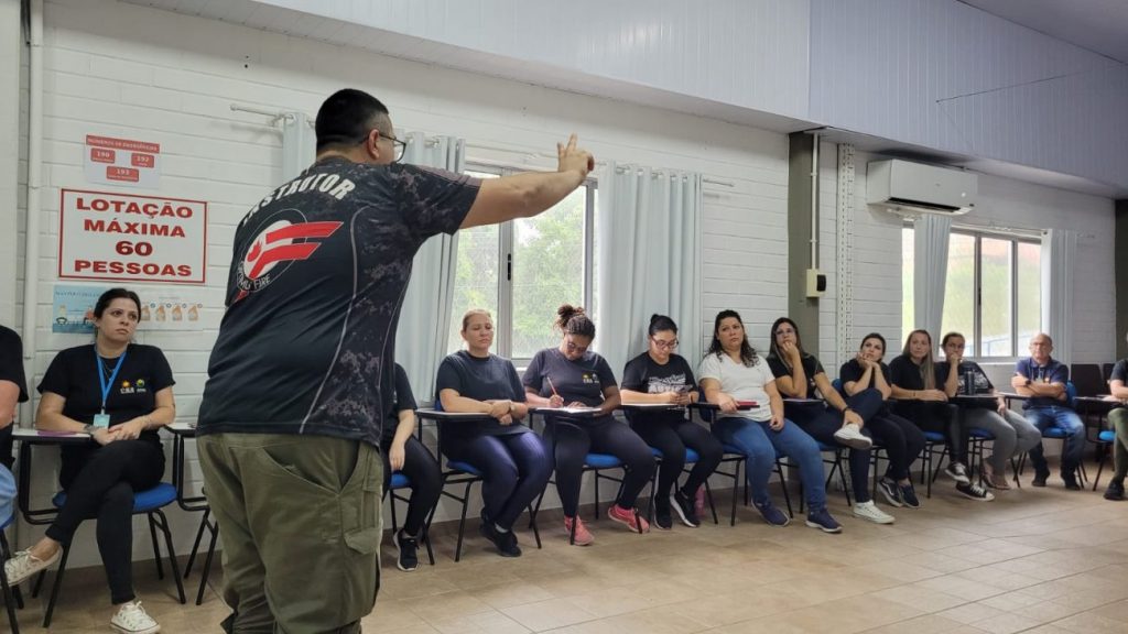 capacitacao em primeiros socorros reforca excelencia nos atendimentos da apae cocal do sul primeiros socorros apae por ana paula nesi 8