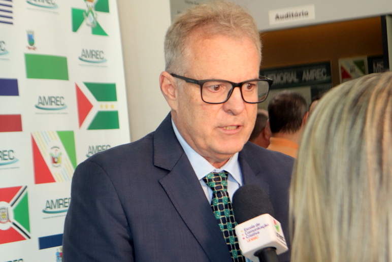 luis gustavo cancellier e o novo presidente da amrec 25 01 2024 posse amrec creditos marciano bortolin agecom unesc 190 1