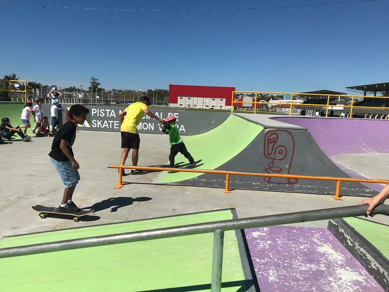 cocal do sul oferece aulas gratuitas de skate para criancas e adolescentes 02 08 as 09.18.29 0a9eed10