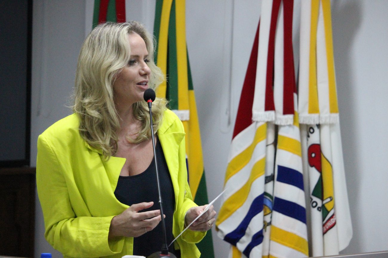 tribuna giovana galato convida a populacao e vereadores para o forum da mulher empreendedora em cocal do sul 3a ordinaria cocal 3