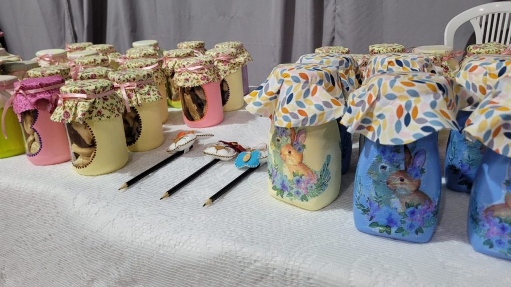 apae realiza feira de artesanato e delicias de pascoa em supermercado de cocal do sul neste sabado feira apae por ana paula nesi 1