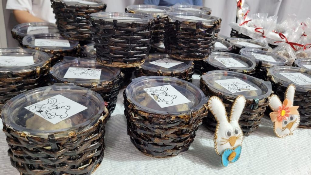 apae realiza feira de artesanato e delicias de pascoa em supermercado de cocal do sul neste sabado feira apae por ana paula nesi 3