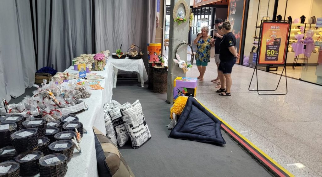 apae realiza feira de artesanato e delicias de pascoa em supermercado de cocal do sul neste sabado feira apae por ana paula nesi 7