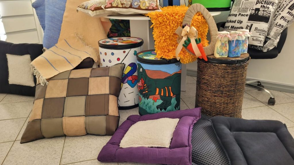 pascoa arte e solidariedade na feira de artesanato da apae cocal do sul feira artesanato apae bistek por ana paula nesi 4