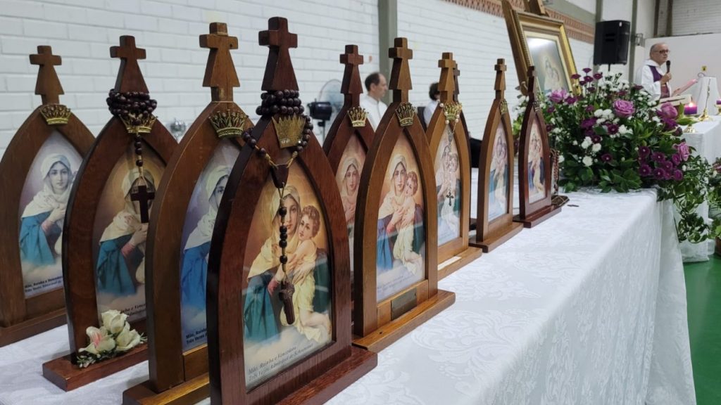 santa missa marca aniversario de 25 anos do centro de apoio luzes do amanha cala apae missa 25 anos cala por ana paula nesi 9