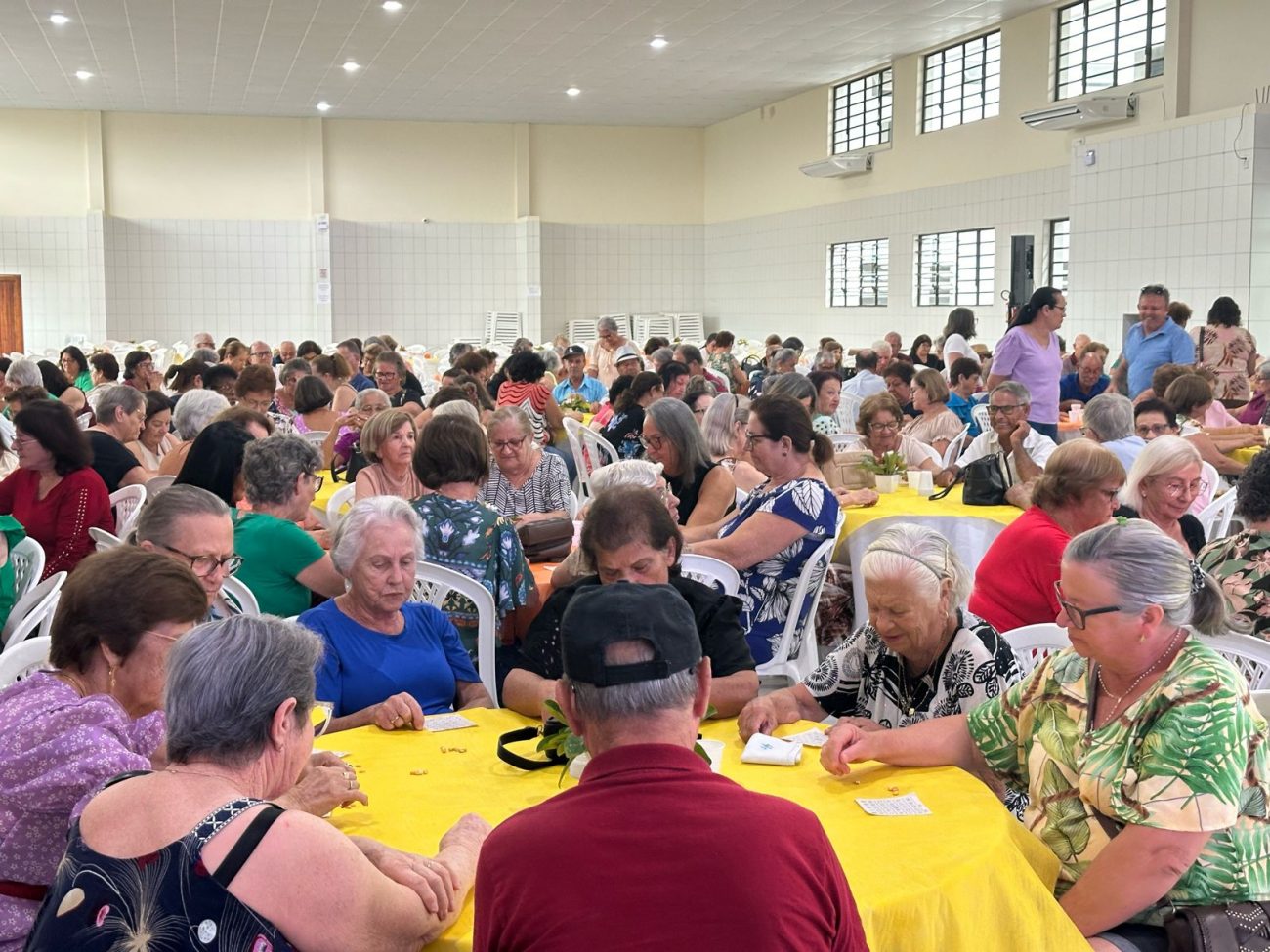 tarde de bingo marca a volta das atividades dos grupos de maes e idosos 6.38.39 46fa9482