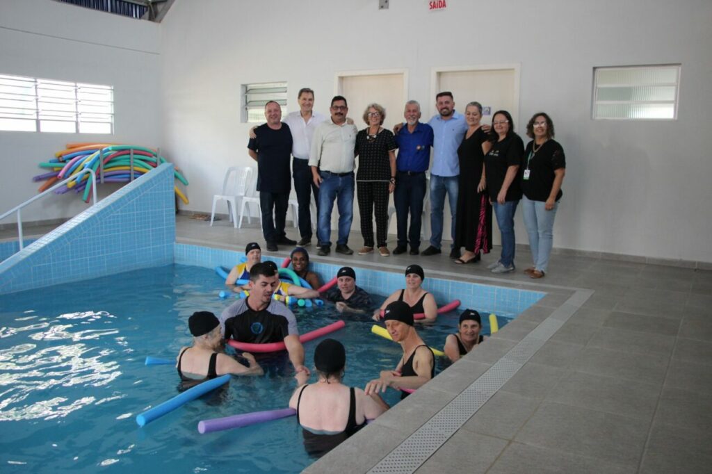 aquavitalidade apae lanca projeto de hidroginastica adaptada para idosos com deficiencia em cocal do sul aquavitaliade apae por ana paula nesi 10
