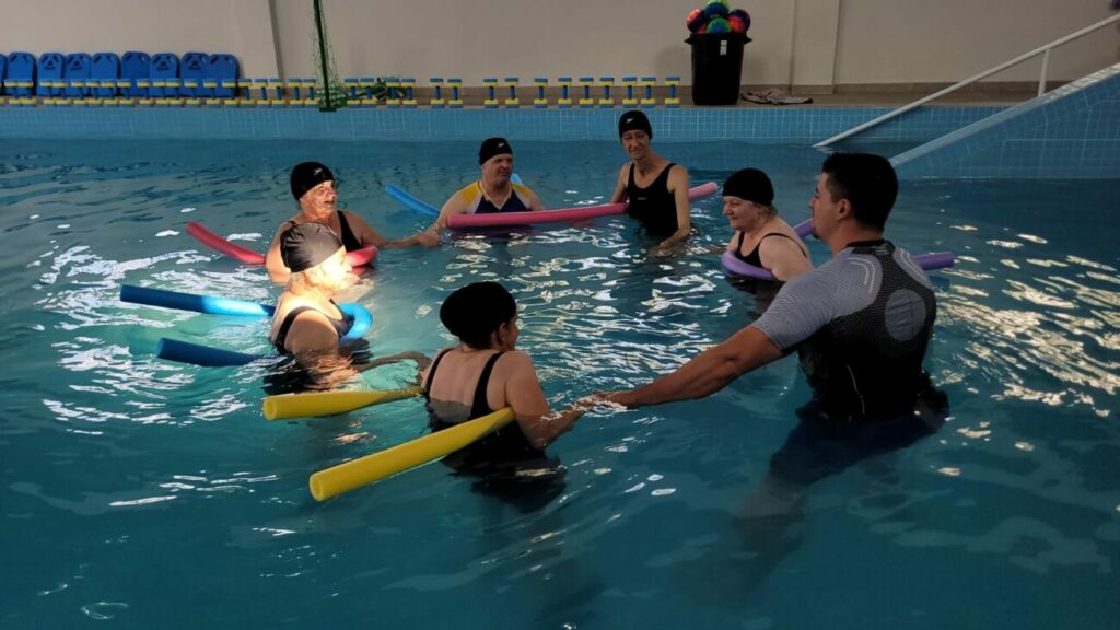 aquavitalidade apae lanca projeto de hidroginastica adaptada para idosos com deficiencia em cocal do sul aquavitaliade apae por ana paula nesi 4