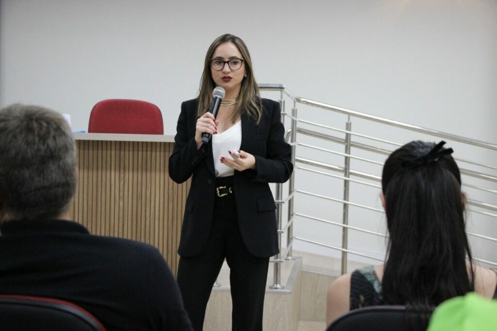 dialogo e informacao em cocal do sul curso destacou a o papel e importancia dos vereadores para os municipios curso escola do legislativo por ana paula nesi 5 1