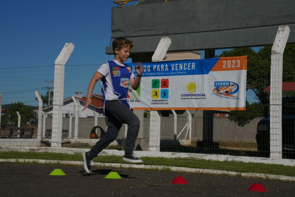 medalhista olimpico edson luciano ribeiro apresenta o projeto correndo para vencer aos estudantes 39.49 382c33bc