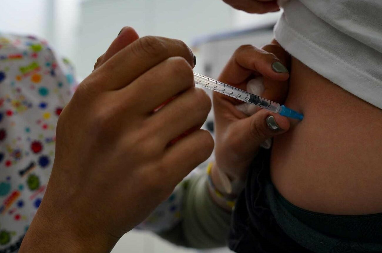 secretaria da saude orienta ampliacao da vacina contra a gripe para criancas ate 12 anos em santa catarina vacina gripe capa