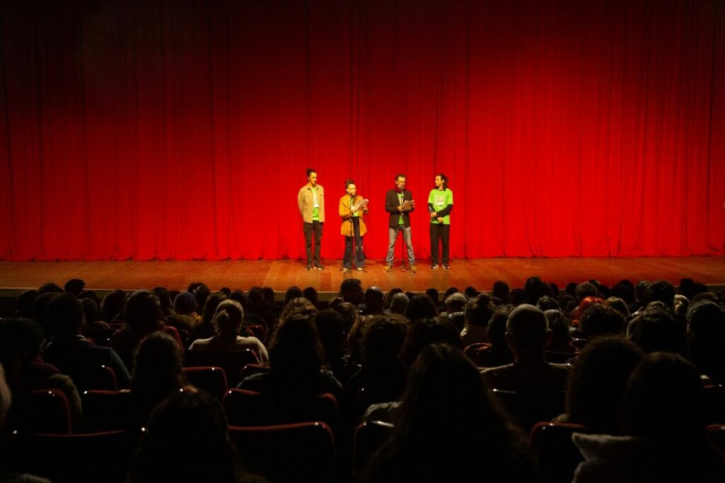 abram se as cortinas o festival nacional de teatro revirado comecou whatsapp image 2024 05 27 at 22.29.24