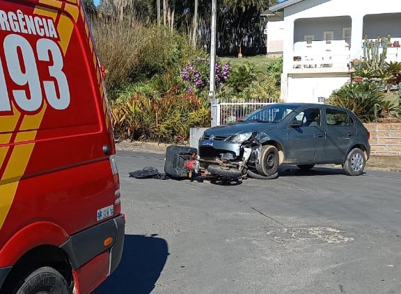 colisao entre carro e moto deixa homem ferido em cocal do sul img 20240629 wa0214