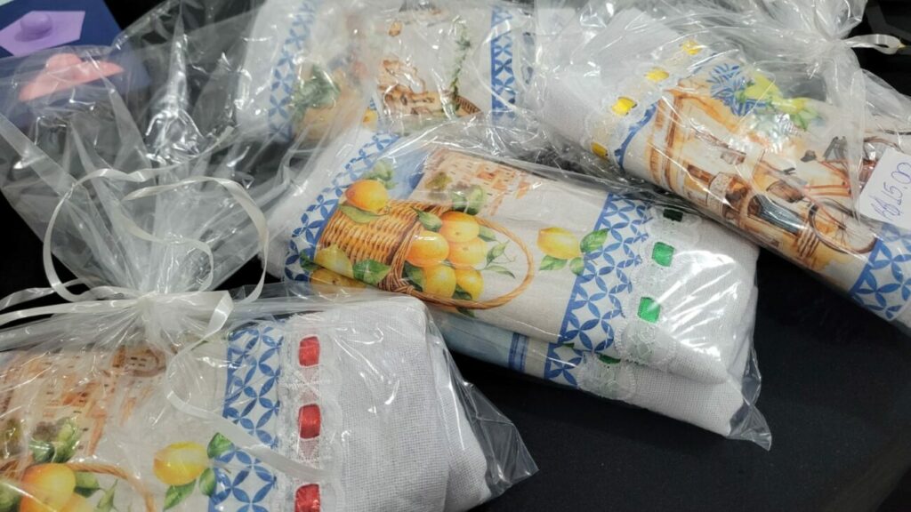 solidariearte apae cocal do sul realiza feira de artesanatos neste sabado solidariearte de junho apae por ana paula nesi 7