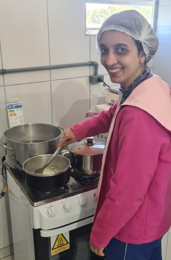 alunas da apae cocal do sul descobrem a alegria de preparar sua propria refeicao avd cozinha apae divulgacao 2