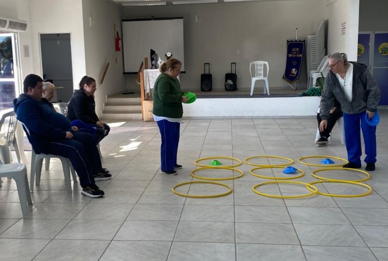 alunos da apae cocal do sul vivenciam experiencias enriquecedoras no centro dia do idoso centro dia apae divulgacao 6 copia