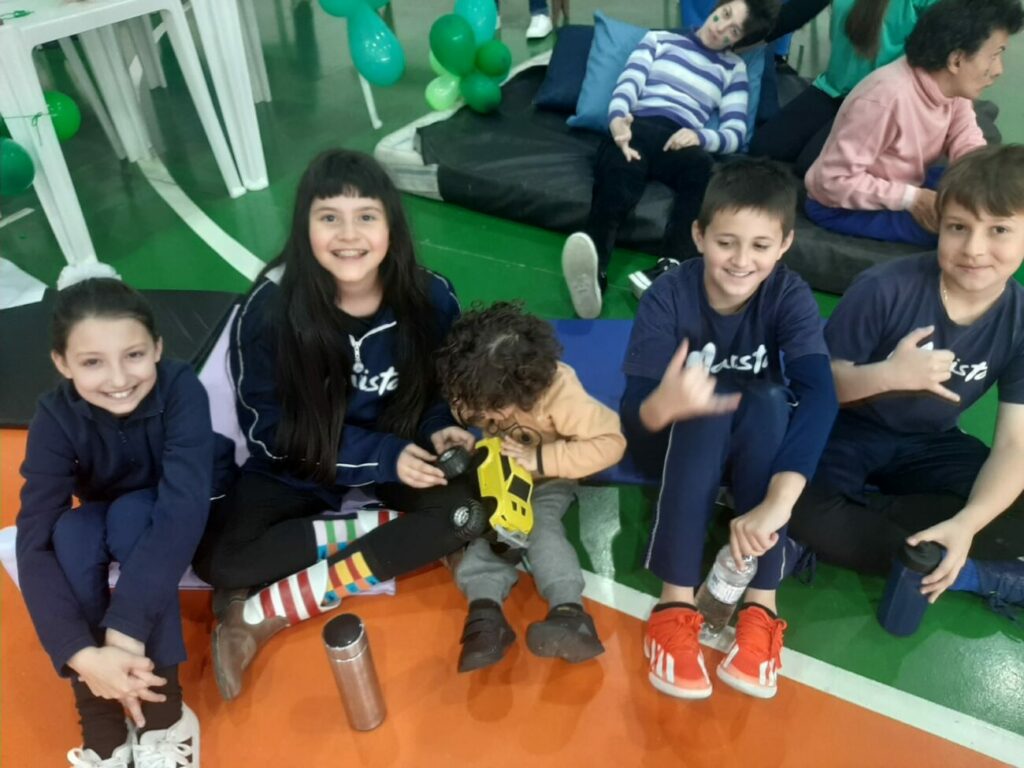 apae cocal do sul recebe visita de estudantes do colegio marista alunos marista na apae divulgacao 6