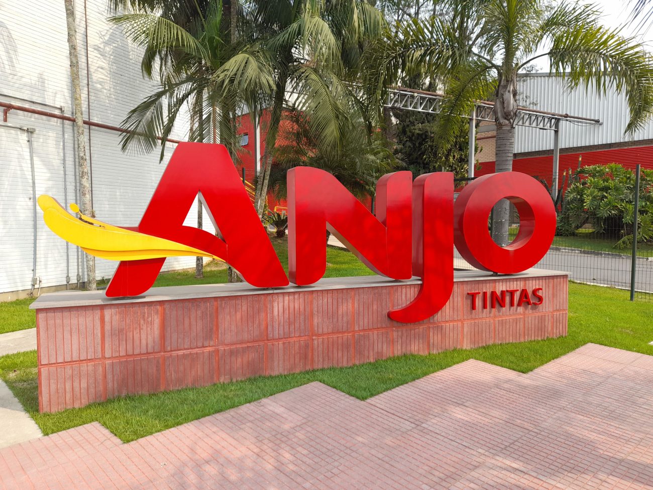 anjo tintas recebe certificado por uso exclusivo de energia de fontes renovaveis em 2023 anjotintass1