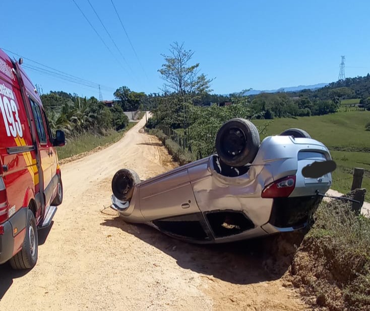 capotamento e registrado em cocal do sul neste sabado 20241005 144840