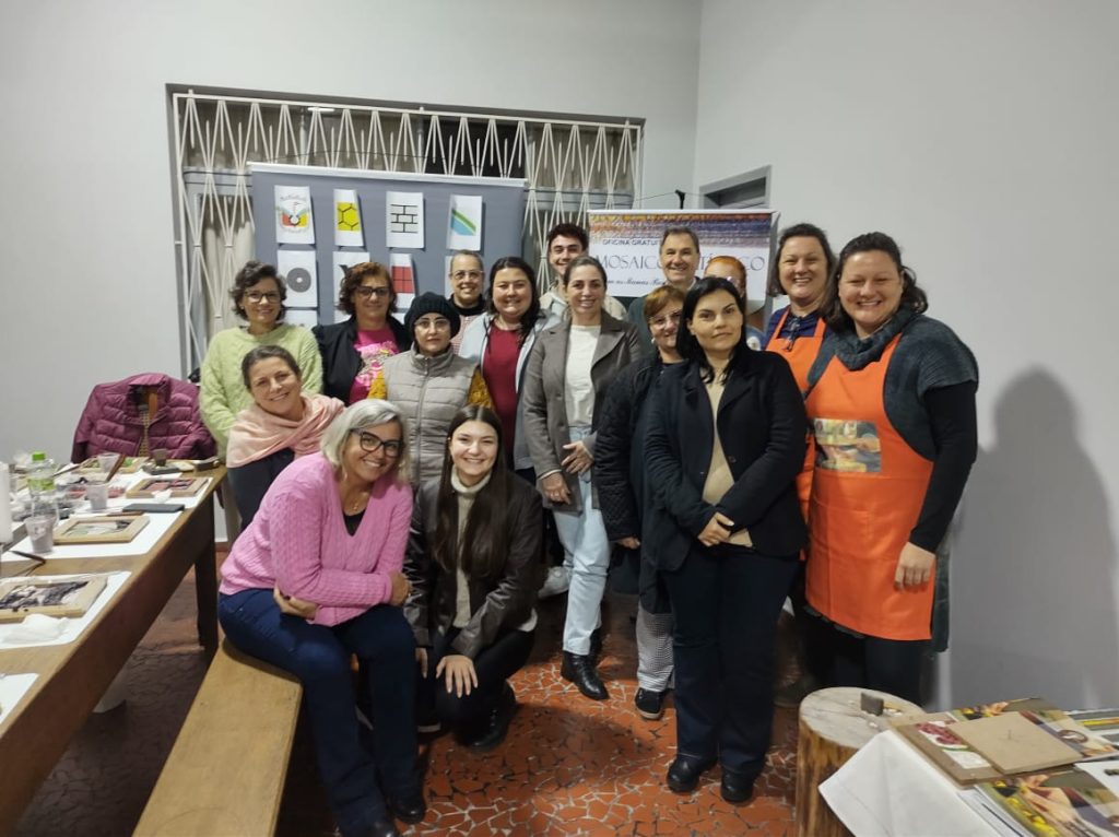 circulo italiano apresenta audiovisual e obra coletiva em mosaico em cocal do sul 8